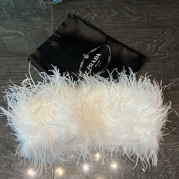 Tops - Feather top (size M, fits S-M, 34B)